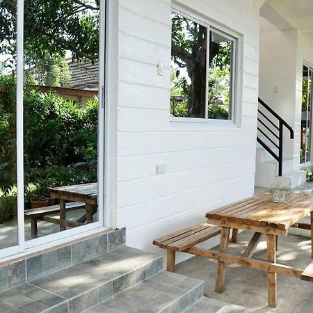 BangcusayLocation One Eighty住宿加早餐旅馆 外观 照片
